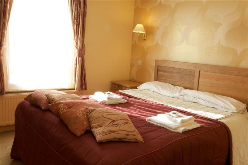 The Roebuck Inn - Relaxinnz Harrietsham Номер фото